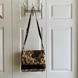 SIGNATURE COACH SATCHEL/CROSSBODY 👜